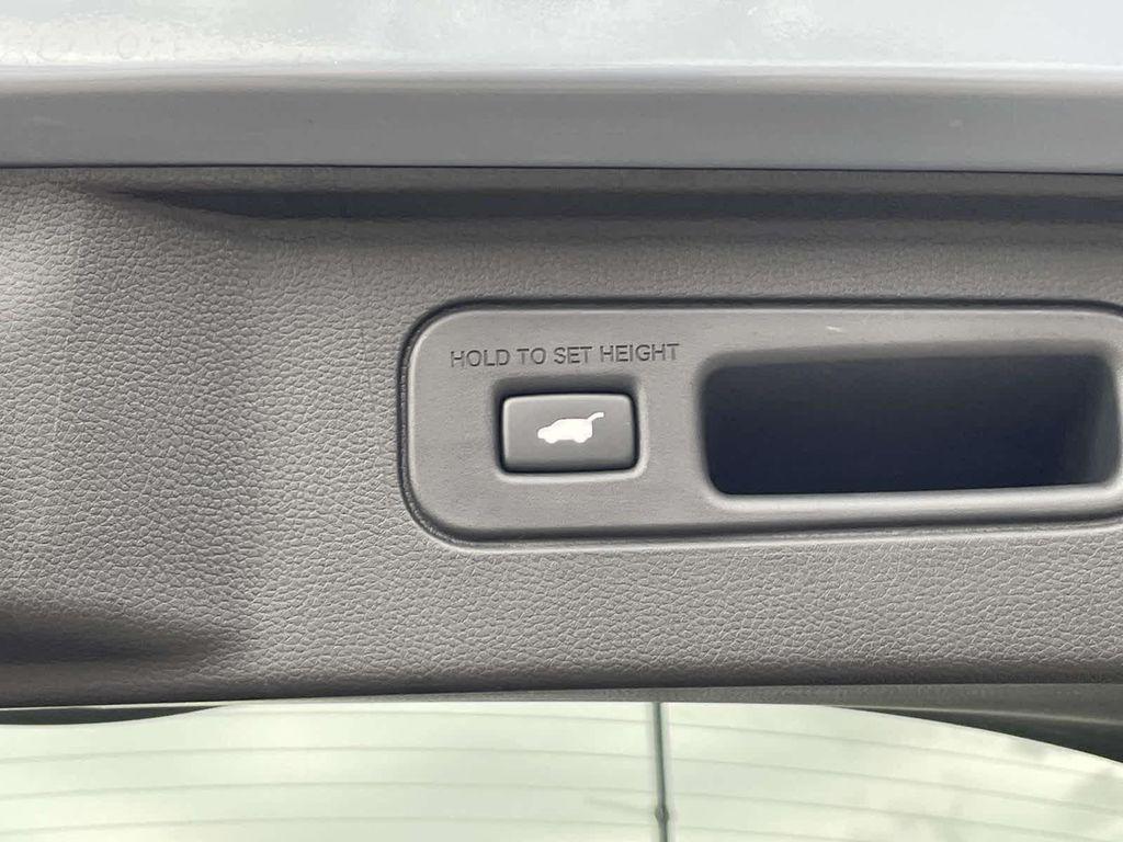 used 2025 Honda Pilot car, priced at $48,899