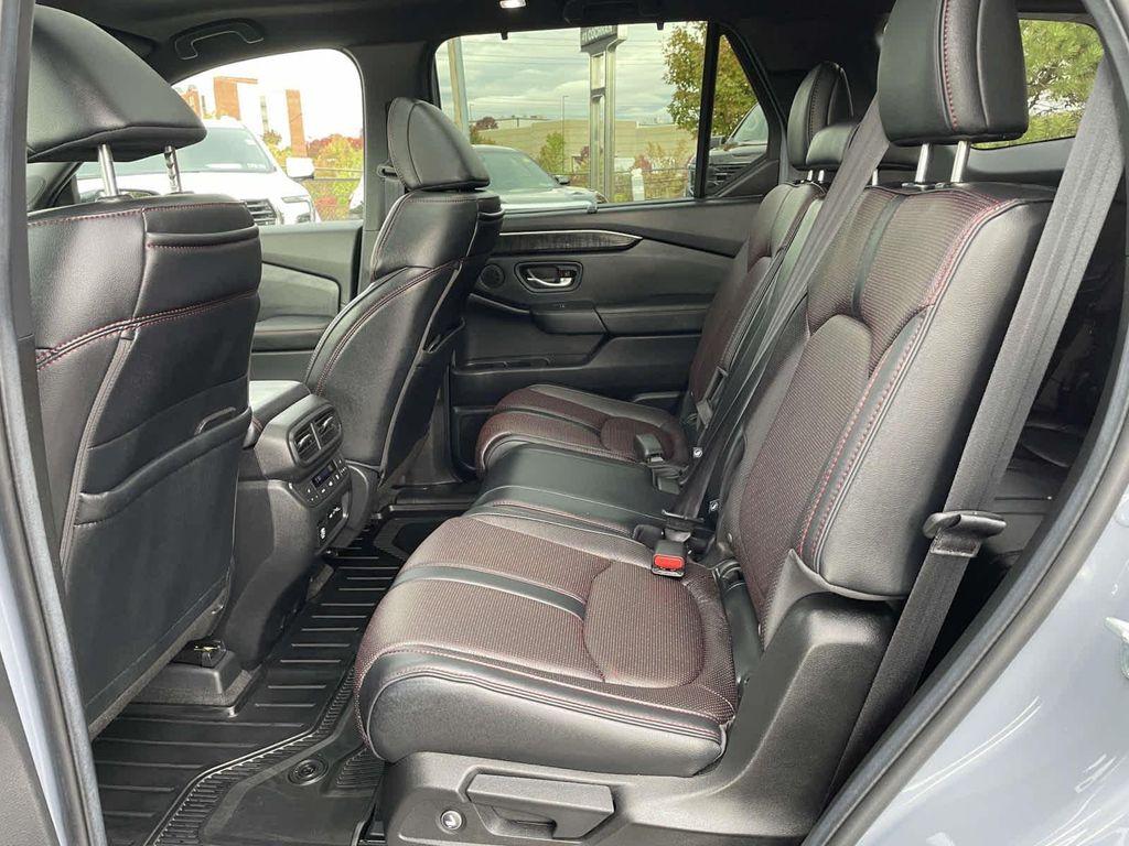 used 2025 Honda Pilot car, priced at $48,899