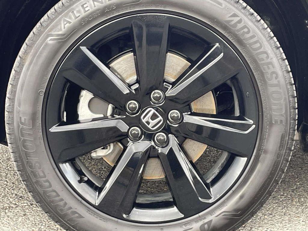 used 2025 Honda Pilot car, priced at $48,899