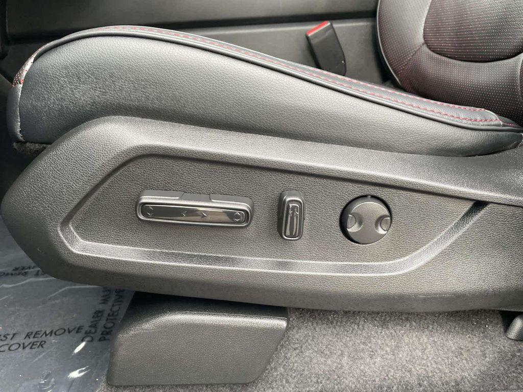 used 2025 Honda Pilot car, priced at $48,899