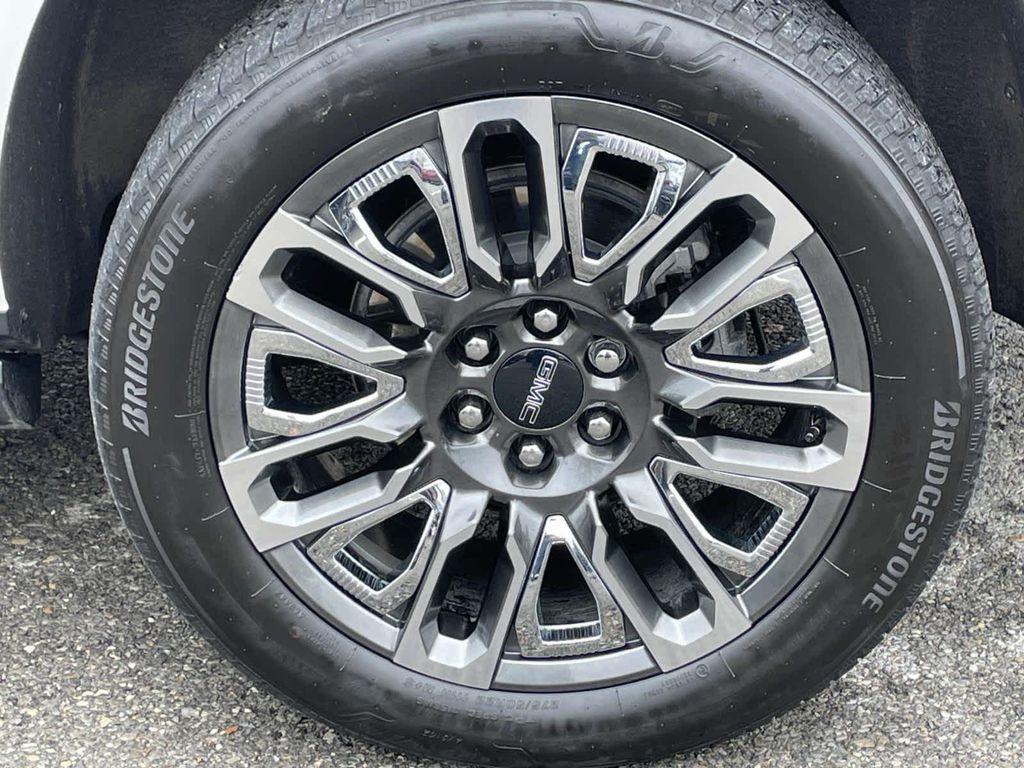 used 2023 GMC Yukon car, priced at $73,560