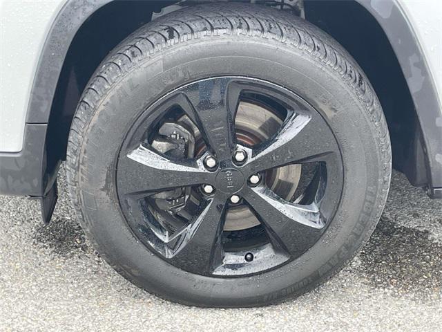 used 2019 Jeep Cherokee car, priced at $17,321
