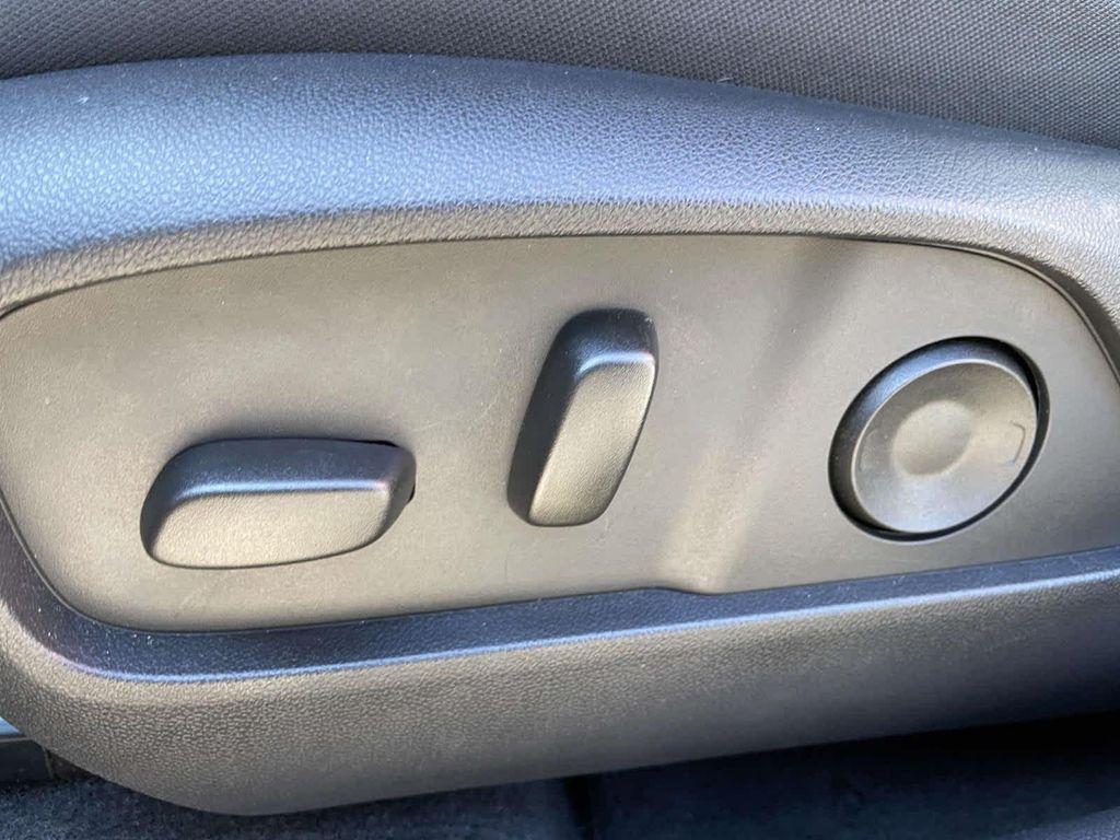 used 2025 Chevrolet Equinox car, priced at $29,000