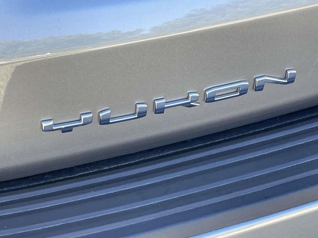 used 2024 GMC Yukon XL car, priced at $70,451