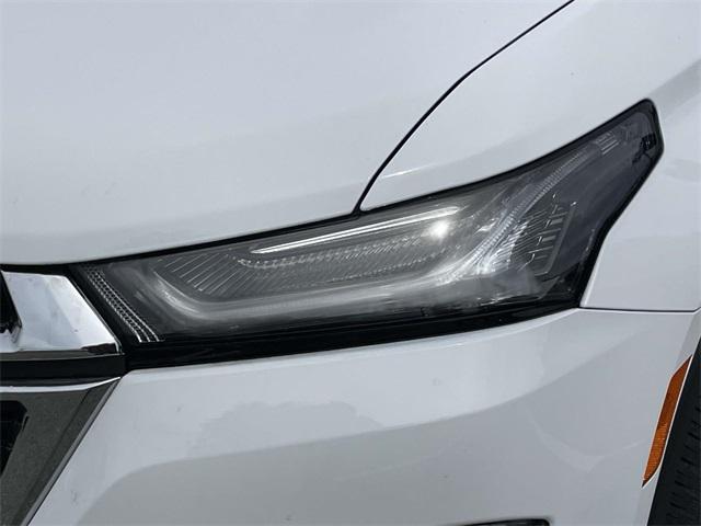 used 2022 Chevrolet Traverse car, priced at $32,474