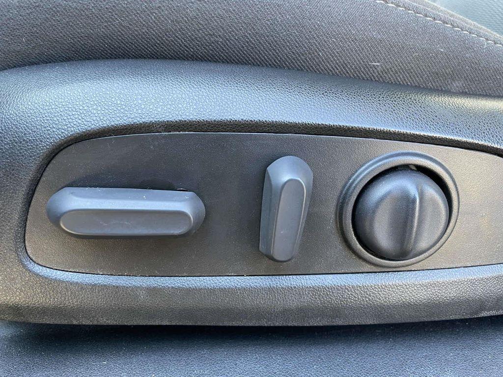 used 2023 Chevrolet Traverse car, priced at $28,934