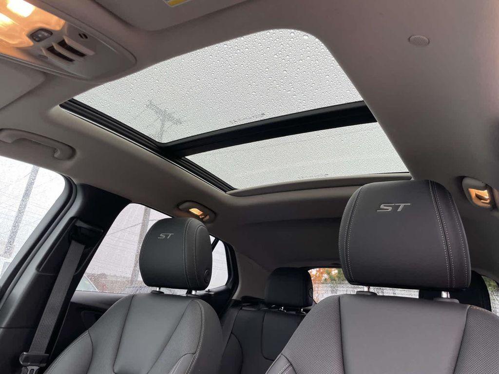 used 2024 Buick Encore GX car, priced at $23,925