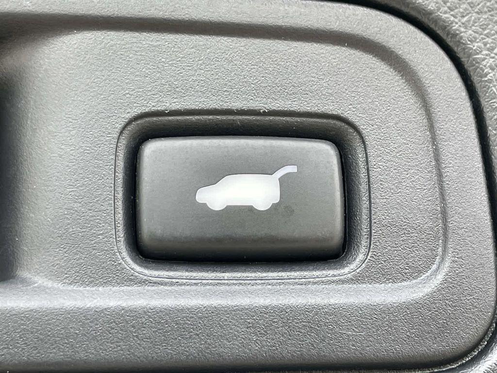 used 2022 Honda Pilot car, priced at $29,000