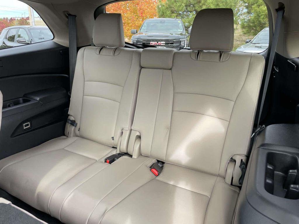 used 2022 Honda Pilot car, priced at $29,000