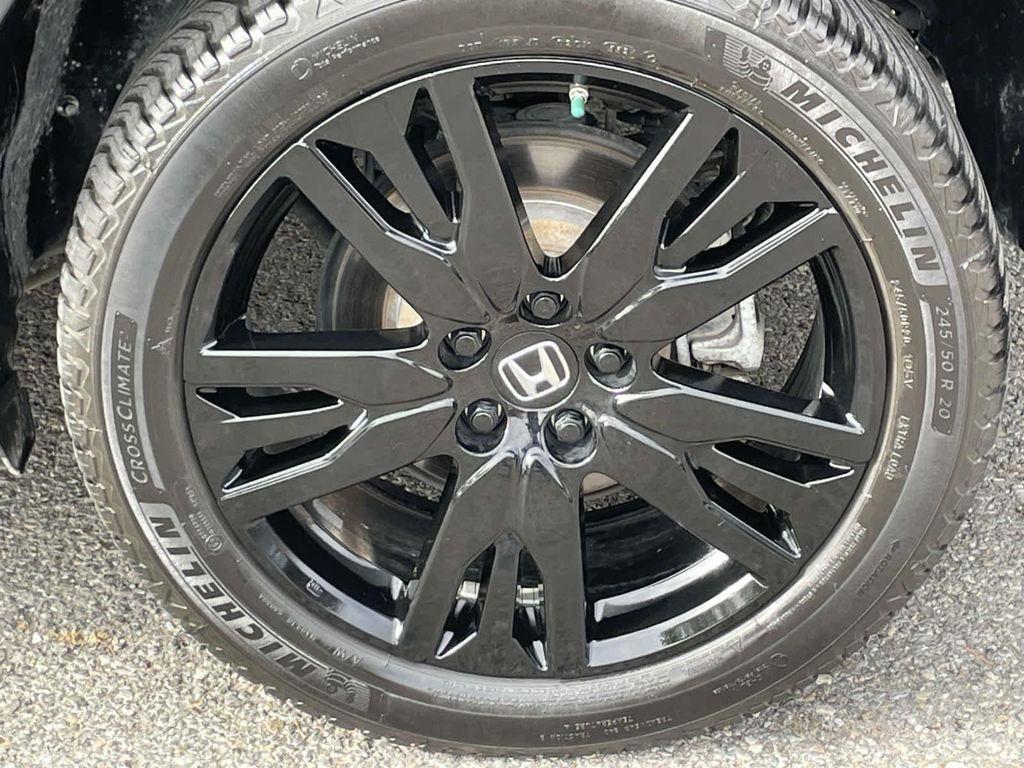 used 2022 Honda Pilot car, priced at $29,000