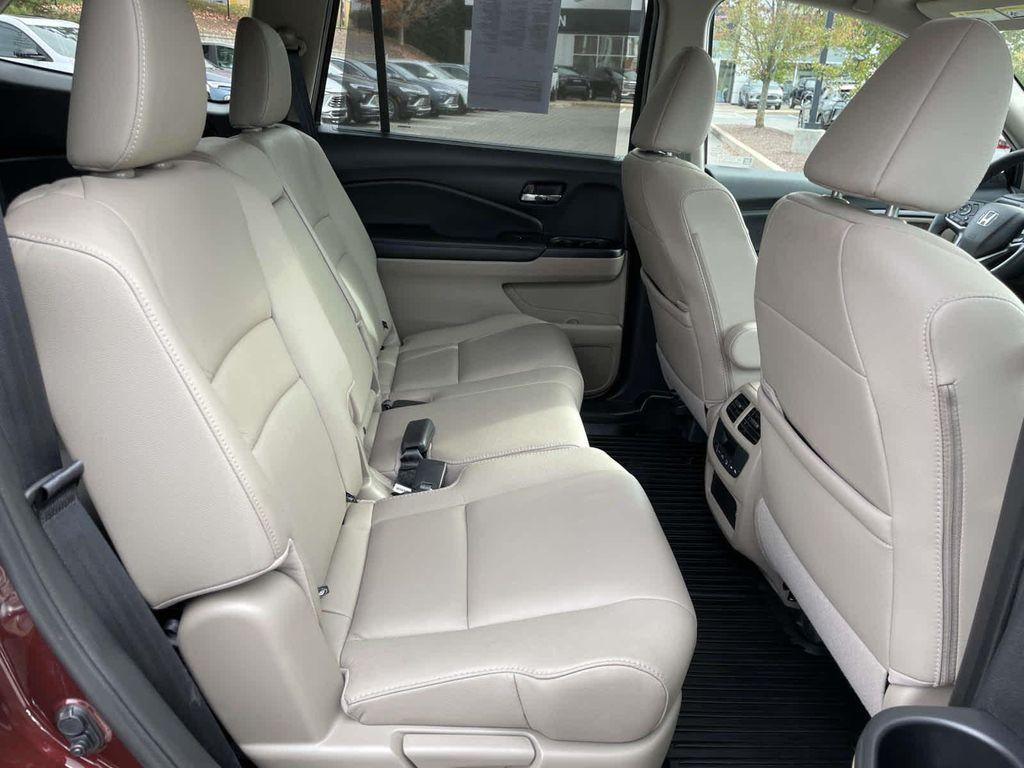 used 2022 Honda Pilot car, priced at $29,000