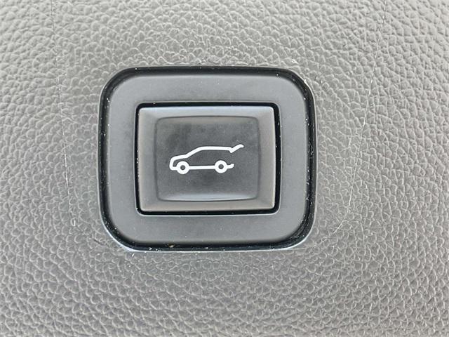 used 2018 Chevrolet Traverse car, priced at $17,000