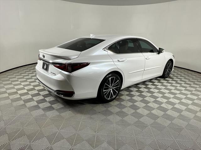 used 2023 Lexus ES 300h car, priced at $35,591