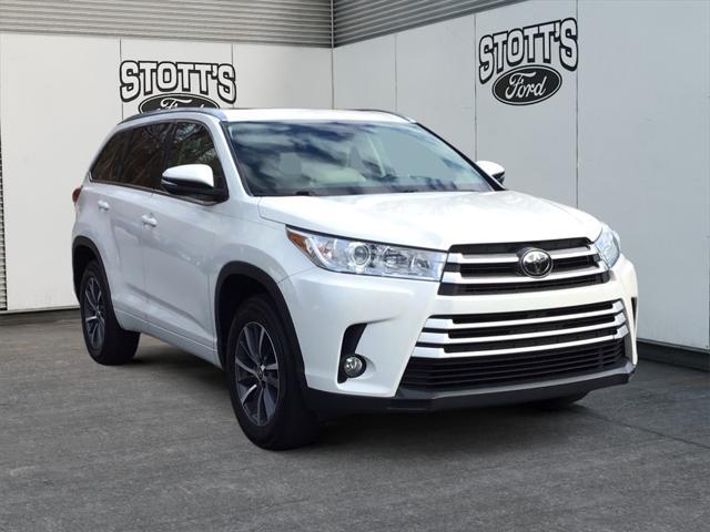 used 2017 Toyota Highlander car, priced at $22,998