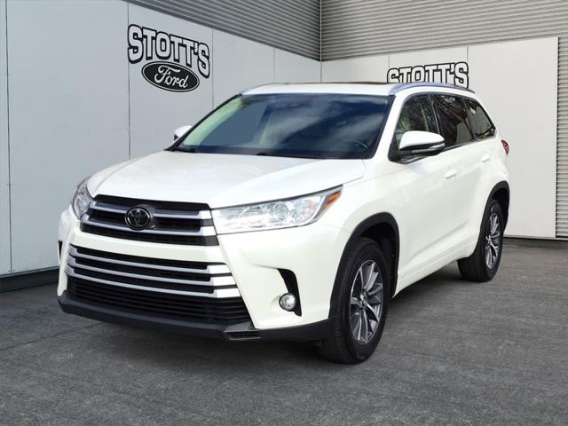 used 2017 Toyota Highlander car, priced at $22,998