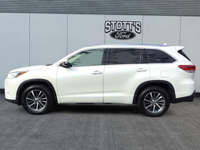 used 2017 Toyota Highlander car, priced at $22,998