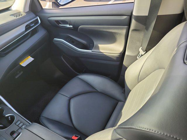 used 2023 Toyota Highlander car, priced at $34,979