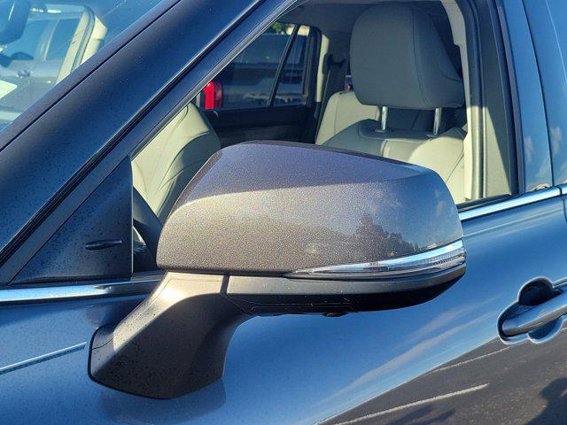 used 2021 Toyota Highlander Hybrid car, priced at $36,885