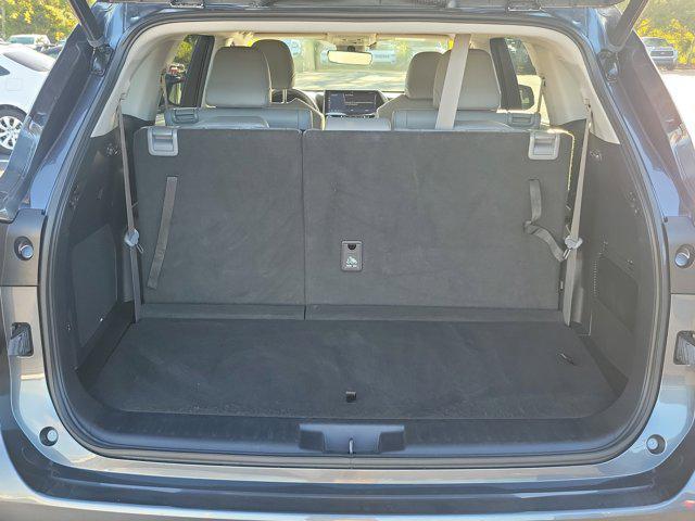 used 2021 Toyota Highlander Hybrid car, priced at $36,885