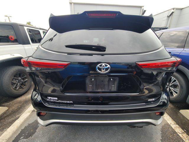 used 2023 Toyota Highlander car, priced at $38,499