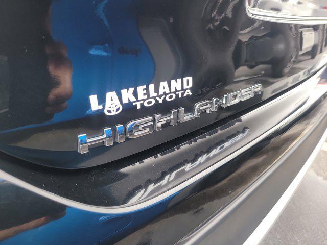 used 2023 Toyota Highlander car, priced at $38,499