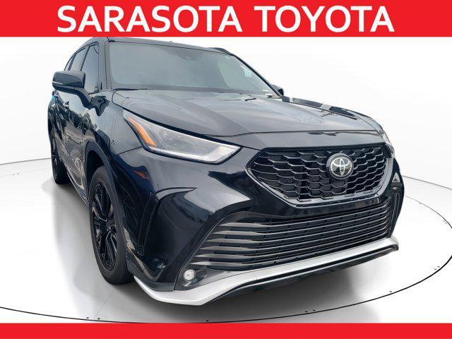 used 2023 Toyota Highlander car, priced at $38,499