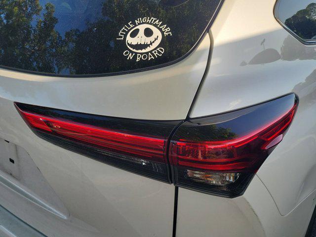 used 2021 Toyota Highlander car, priced at $23,532