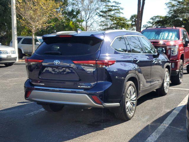 used 2021 Toyota Highlander Hybrid car, priced at $36,499