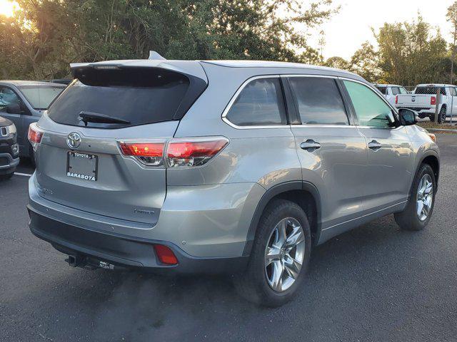 used 2015 Toyota Highlander car, priced at $22,995