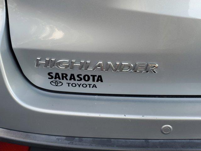 used 2015 Toyota Highlander car, priced at $22,995