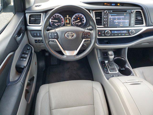 used 2015 Toyota Highlander car, priced at $22,995