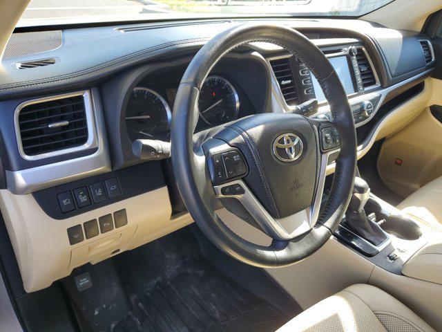 used 2014 Toyota Highlander car, priced at $18,295