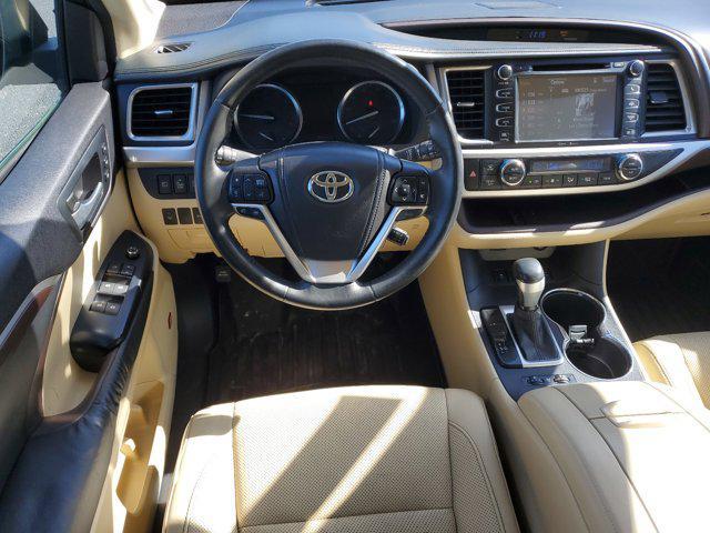 used 2014 Toyota Highlander car, priced at $18,295