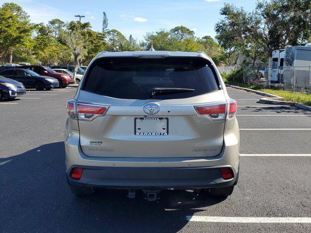 used 2014 Toyota Highlander car, priced at $18,295