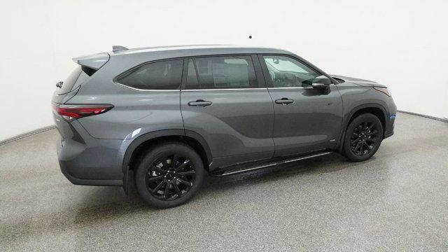 new 2025 Toyota Highlander Hybrid car, priced at $53,085
