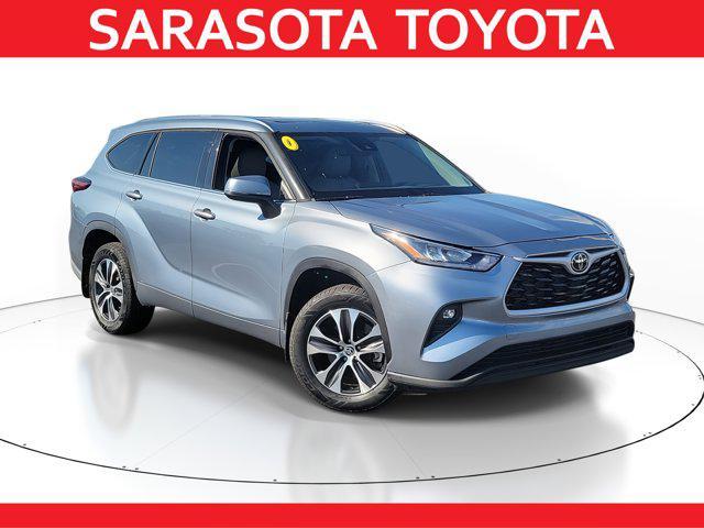 used 2020 Toyota Highlander car, priced at $26,548