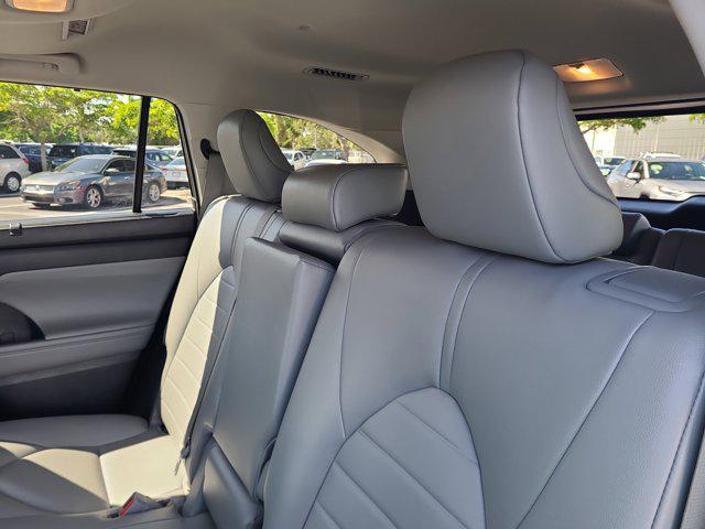 used 2023 Toyota Highlander car, priced at $28,299