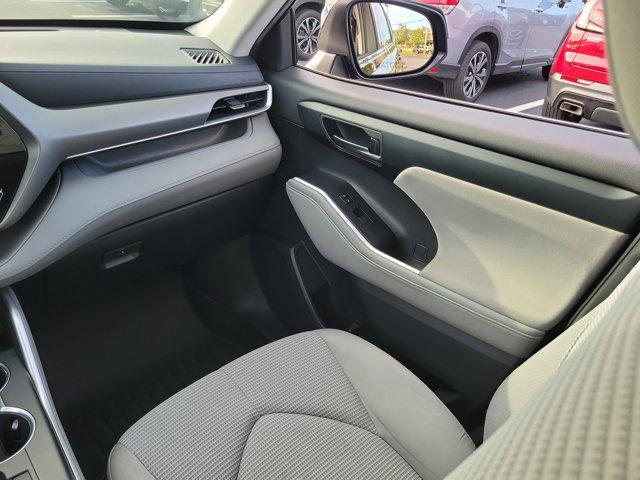 used 2021 Toyota Highlander car, priced at $22,890
