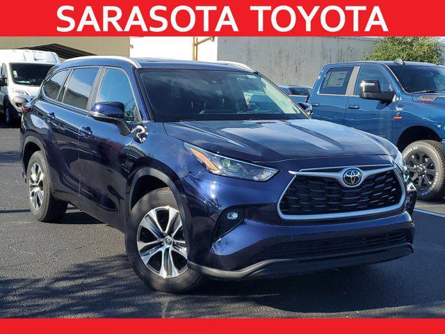 used 2023 Toyota Highlander car, priced at $33,199