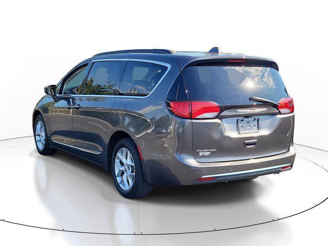 used 2017 Chrysler Pacifica car, priced at $10,495