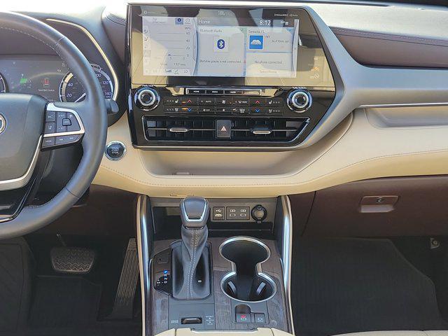 used 2022 Toyota Highlander car, priced at $36,990