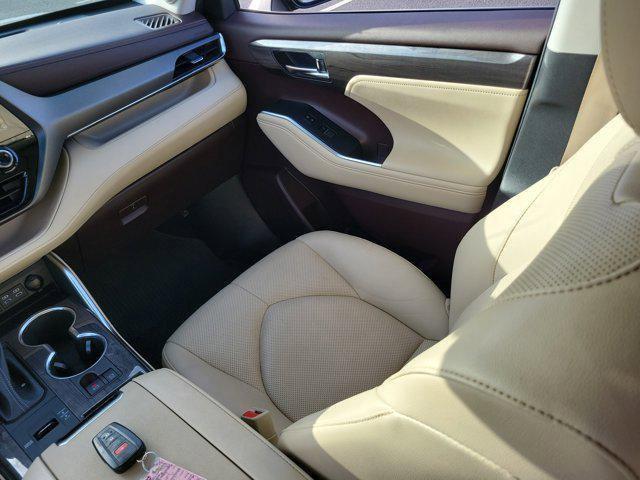 used 2022 Toyota Highlander car, priced at $36,990
