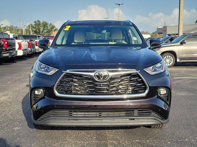 used 2022 Toyota Highlander car, priced at $36,990