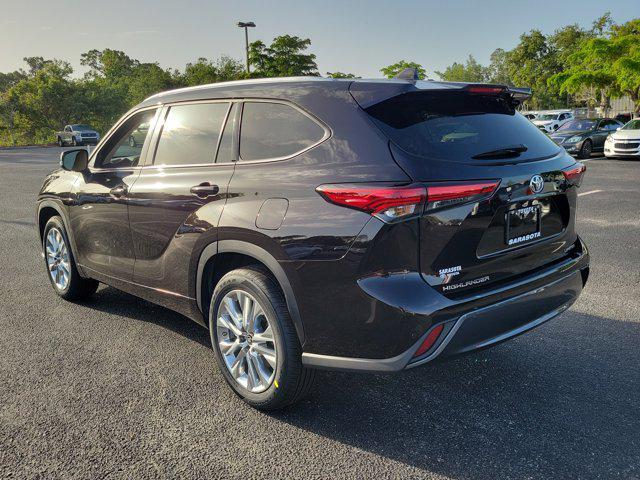 used 2022 Toyota Highlander car, priced at $36,990