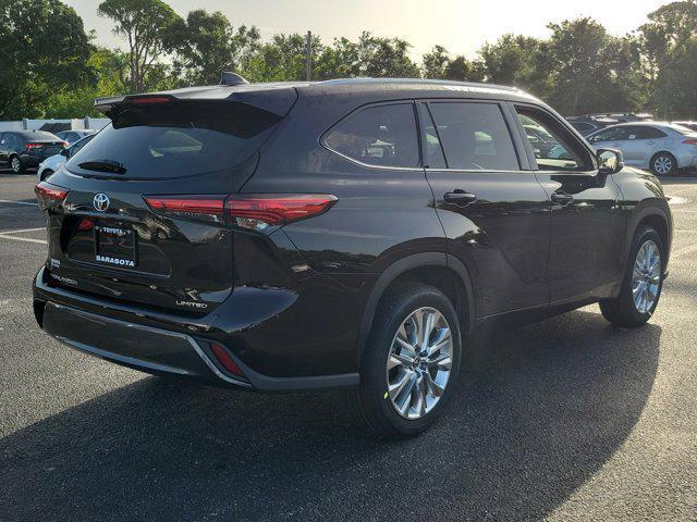 used 2022 Toyota Highlander car, priced at $36,990