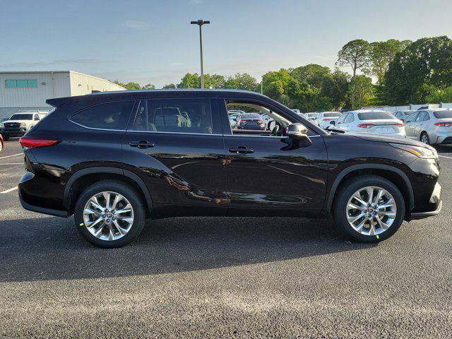 used 2022 Toyota Highlander car, priced at $36,990