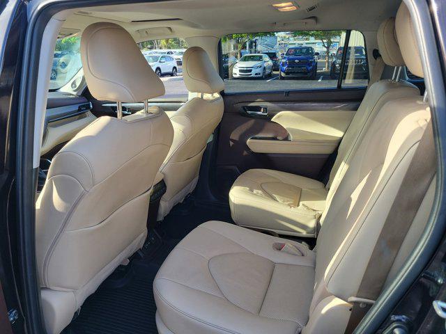 used 2022 Toyota Highlander car, priced at $36,990