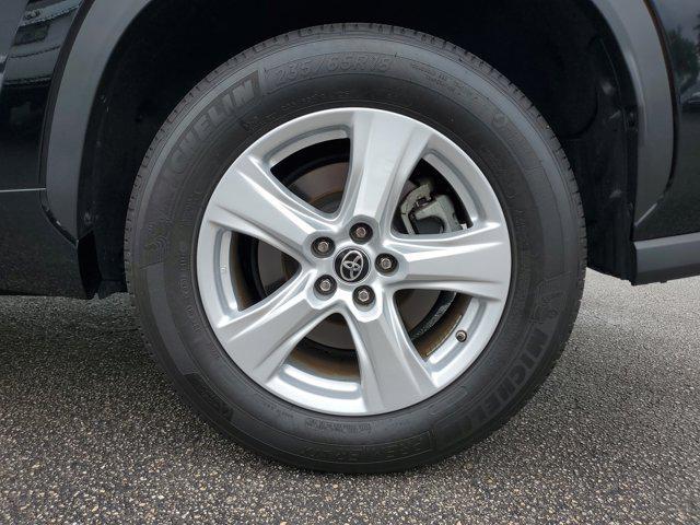 used 2023 Toyota Highlander car, priced at $34,310