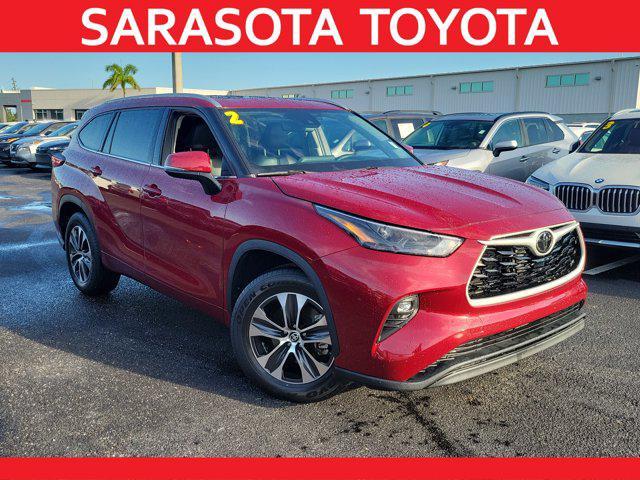 used 2022 Toyota Highlander car, priced at $32,483