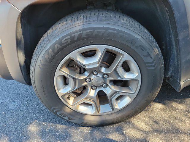 used 2019 Jeep Cherokee car, priced at $14,589